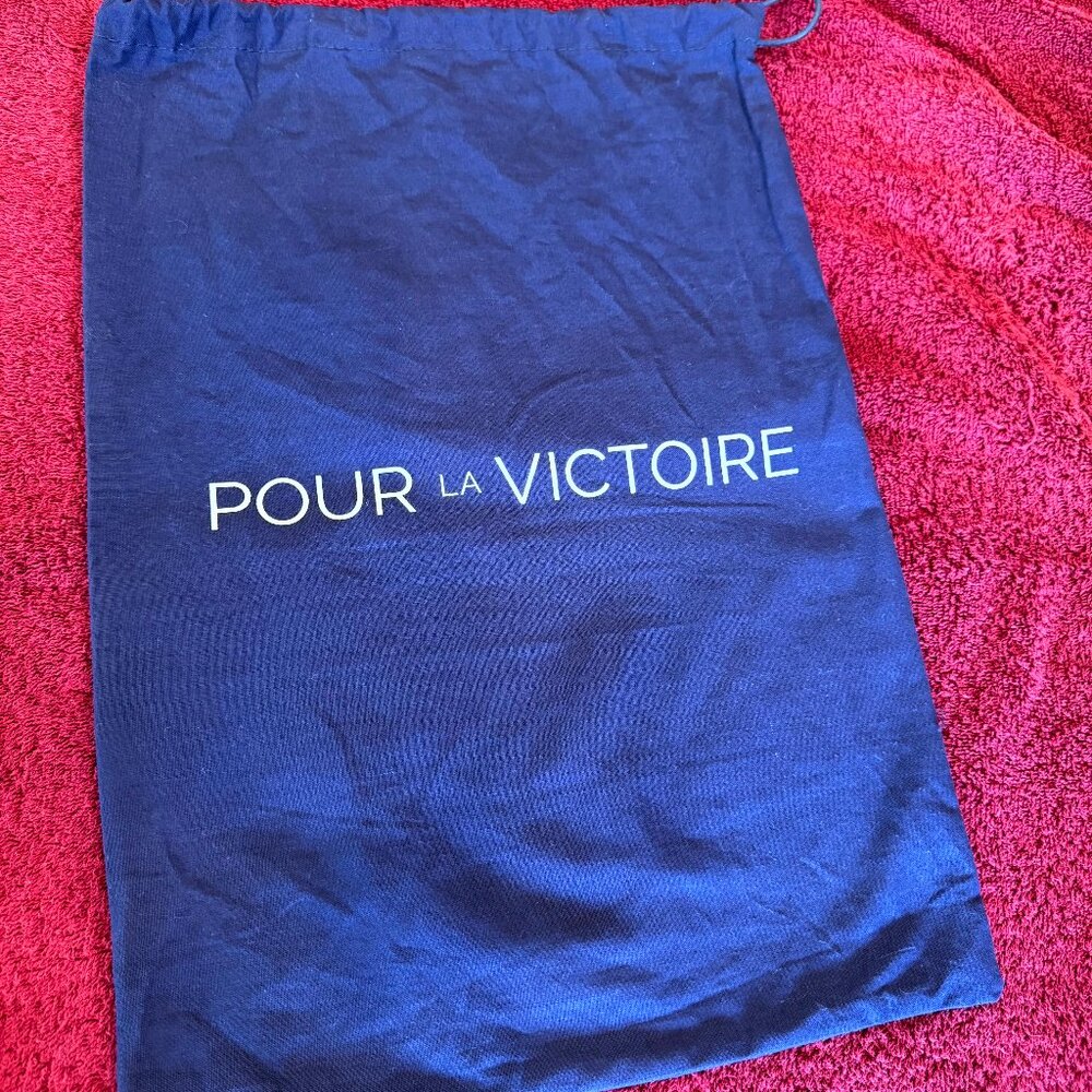 POUR la VICTOIRE Navy Blue Drawstring Dust Bag Purse Cover 12' x 17" EUC